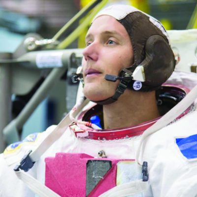 Retour sur la carrière et la mission de l'astronaute français Thomas Pesquet, qui a passé six mois à bord de la Station spatiale internationale.